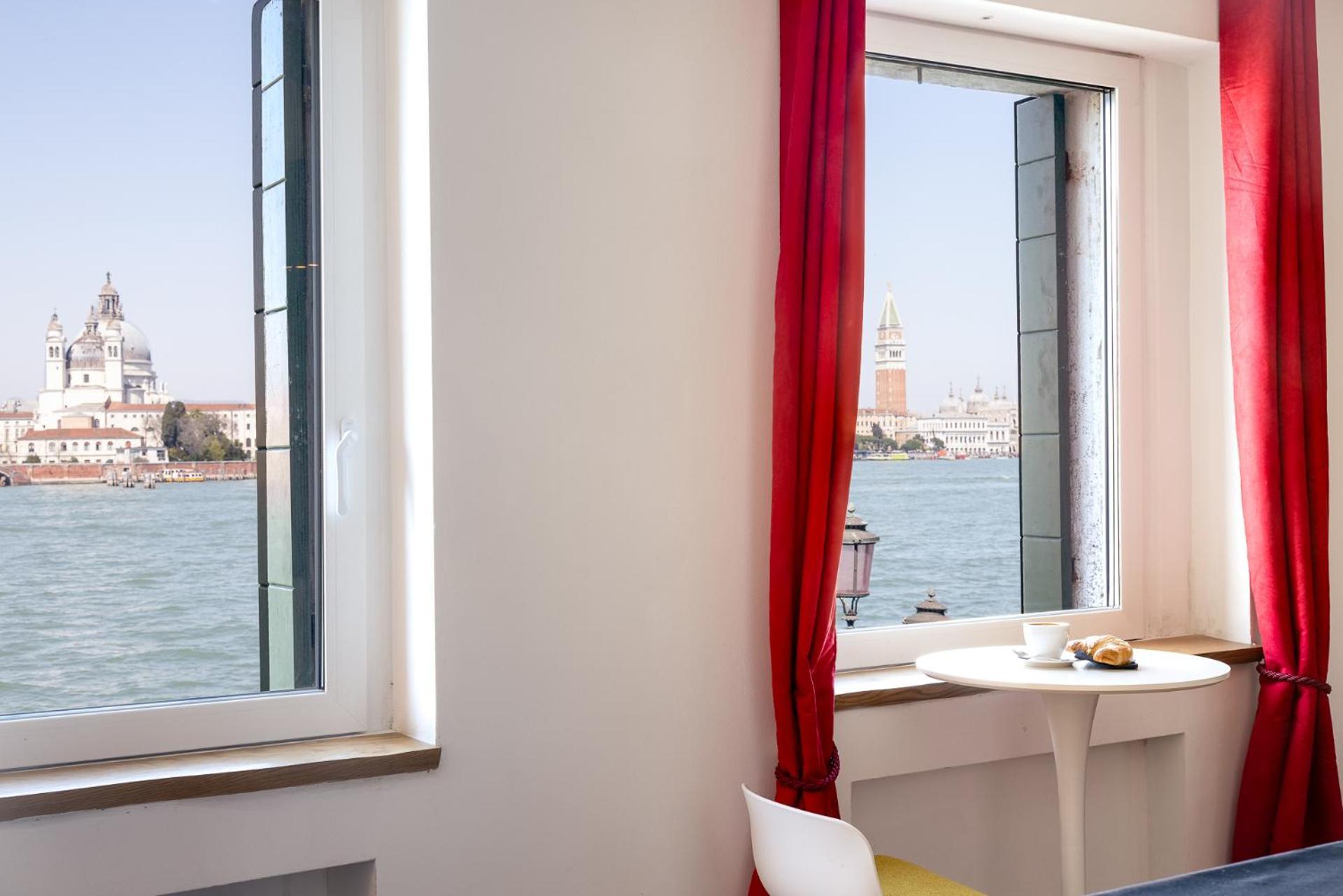 3 Windows On St Mark - Waterfront Apartment Wenecja Zewnętrze zdjęcie